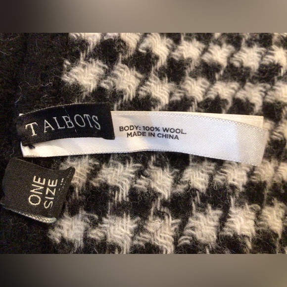 Talbots 100% Wool Black and White Plaid/Reverse To Houndstooth Fringed Cape - Picture 3 of 8